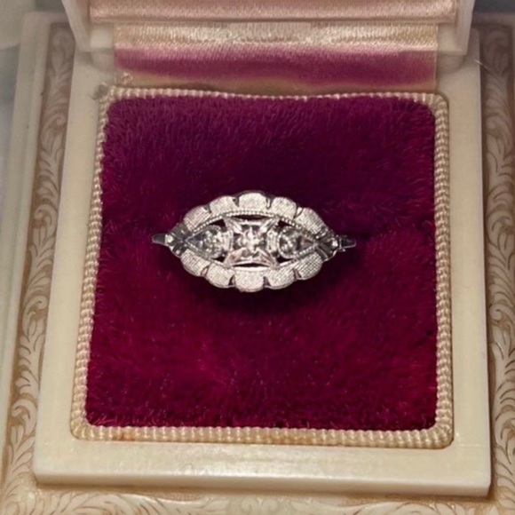 Antique Vintage Solid 10k white gold Marquis ring size 6.75 on mandrel About 9mm - Picture 4 of 16